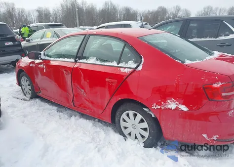 2015 Volkswagen Jetta 2.0L S z USA, uszkodzony, nr VIN 3VW2K7AJ2FM422227